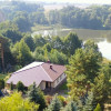 Urokliwa posiadłość nad Jeziorem Lubienieckim - idealne połączenie bliskości wody, przepięknie utrzymanej działki i eleganckiego domu parterowego.