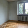 Dom dla pracowników z przestronnymi pokojami.