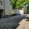 STRATEGISCHES OBJEKT: KRUCZA 78 Der definitive Infrastruktur-Knotenpunkt von Wrocław-Süd (Oficerskie-Viertel)Asset-Typ: Souveräne Chefetage (Executive Suite) / Autonomer InfrastrukturknotenpunktArchitektur: 65 m² im preußischen,