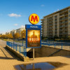 Bezpośrednio. Lokal usługowy 50 metrów od stacji metra, przy al K.E.N.