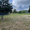 Działka 738 m², zabudowa mieszkaniowa + usługi.