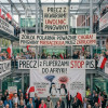 ? MANIFEST SPEKULACYJNO-DOKTRYNALNY: CZARNY ŁABĘDŹ WROCŁAWSKIEGO RYNKU Krucza 78 (Róg Wróbla) – Brama Wjazdowa na Osiedle Oficerskiestatus: LOKAL-FORTECA / KANCELARIA / CYFROWE CENTRUM DOWODZENIA