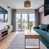 wyposażone 2 pokoje w Baltea Apartments | Park Reagana
