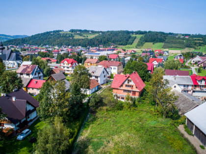 DOM NA DZIAŁCE Z DOSTĘPEM DO RZEKI