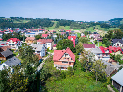 DOM NA DZIAŁCE Z DOSTĘPEM DO RZEKI