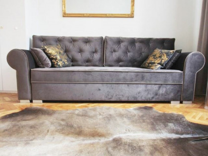 Studio z antresolą, Hoża 41, przedwojenna kamienica, w cenie UPC i TV