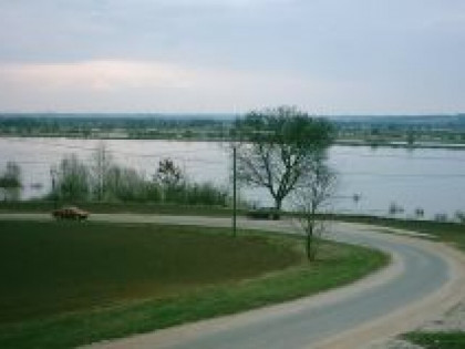 DZIAŁKA BUDOWLANA Z DOMEM W TRAKCIE REMONTU