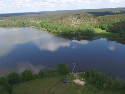 DZIALKA Z LINIĄ BRZEGOWĄ JEZIORA KASZUBY
