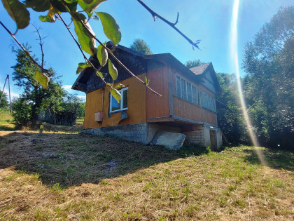 Drewniany dom w malowniczym Witryłowie