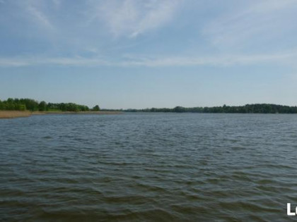 Rekreacyjna nad jeziorem Długim, dostęp do linii brzegowej