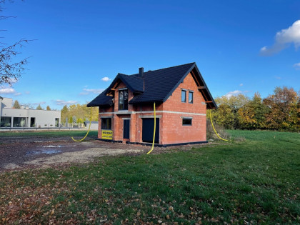 Nowy dom w Miedarach, gmina Zbrosławice