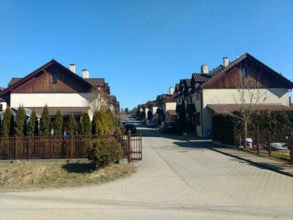 Sprzedam bliźniaka w Bibicach w gminie Zielonki