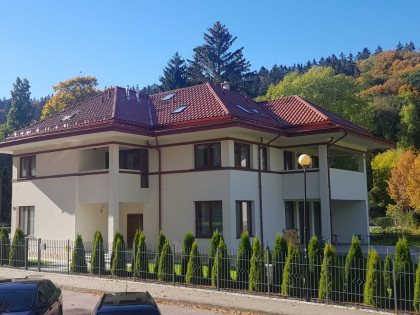 Przestronna willa w pięknym kurorcie w parku