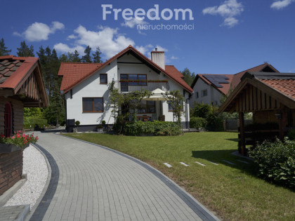 Dom na sprzedaż 240,00 m², oferta nr 9994/3685/ODS nowość