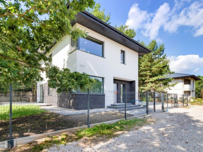 Dom na sprzedaż 160,00 m², oferta nr 242/14727/ODS nowość