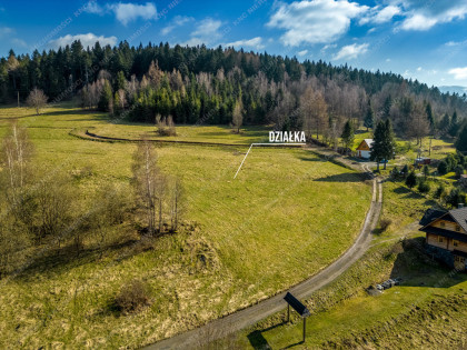 Budowlane działki z widokami w zacisznym miejscu