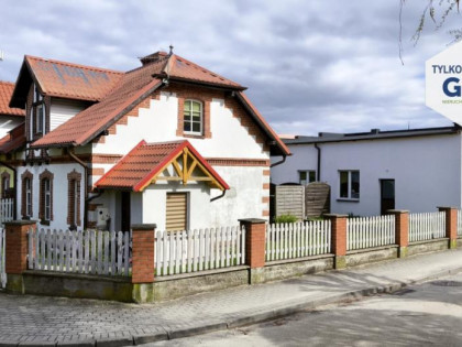 Kościerzyna centrum- na sprzedaż dom i  garaż