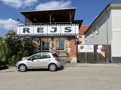 Restauracja REJS nad Wisłą w Puławach.