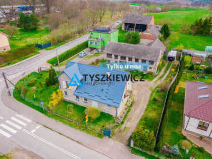 Dom położony na wsi okolice Bytowa- Chotkowo