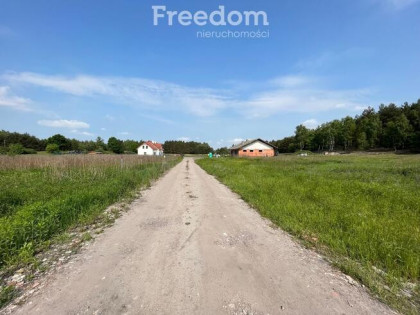 Ładnie położona działka budowlana w Cegielniku