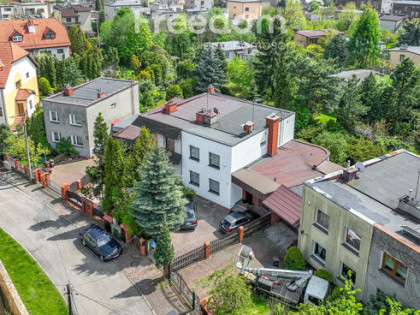 Duży dom z garażem i ogrodem - Sosnowiec