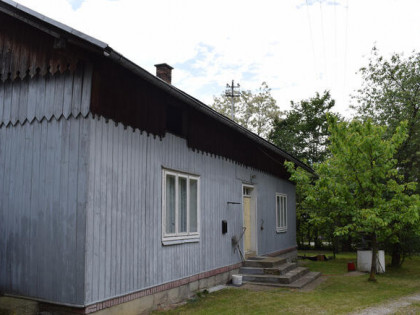Dom drewniany 100m2 na działce 18a- Trześniów