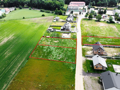 DZIAŁKI NA SPRZEDAŻ BUCZ | BARDZO DOBRA LOKALIZACJA | RÓŻNE POWIERZCHNIE 916m2, 1048m2, 1102m2 | SPOKOJNA OKOLICA | WARUNKI ZABUDOWY | PRĄD NA DZIAŁKACH |