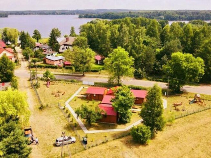 5 domków, oraz działka budowlano usługowa na sprzedaż