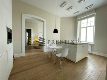 Wynajmę Piękny Apartament w prestiżowej kamienicy