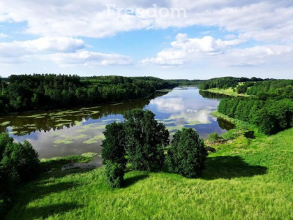 Ziemia rolna nad jeziorem Piekło