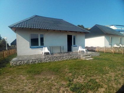 Dom Hala 400m2 domki wykonczone 5 sztuk 35m2 1x50m2 Deszczno