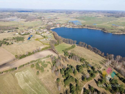 Działka nad jeziorem Jełmuń, 100m od jeziora.