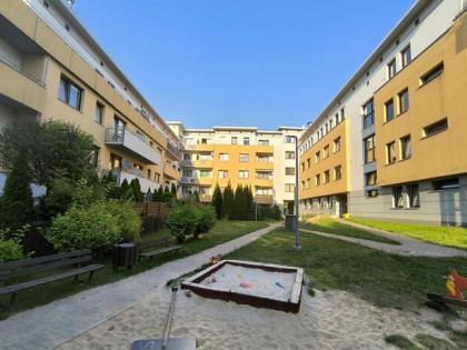 Apartament z Ogródkiem w dzielnicy Parkitka