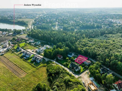 Dom w pięknej okolicy nad jeziorem tuż przy Osowej