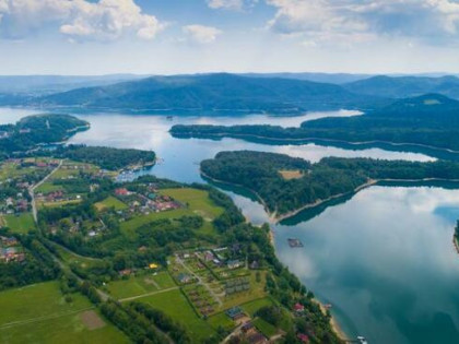 5 km. od brzegów Jeziora Solińskiego, 2,33 ha działki rolnej