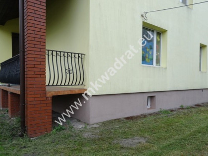 Dom po kapitalnym remoncie w centrum Błonia