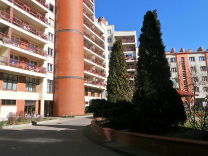 Ciche, wysokie 3-4 pokojowe z loggią w Śródmieściu