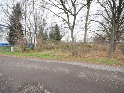 Działka na sprzedaż bud.-usług. 27 ar. Niemodlin