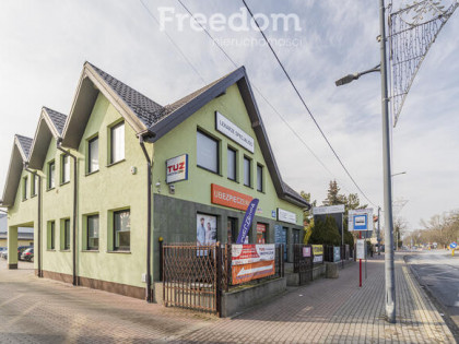 Budynek handlowy z domem wolnostojącym - Legionowo