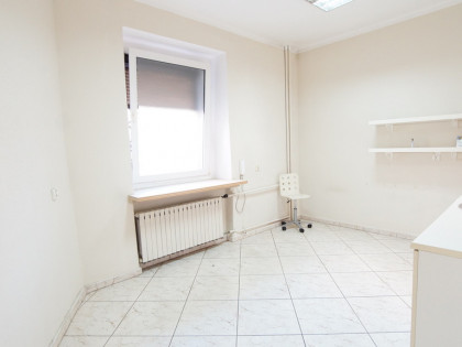 Sprzedaż Lokal użytkowy 26 m2.kamienica, parter