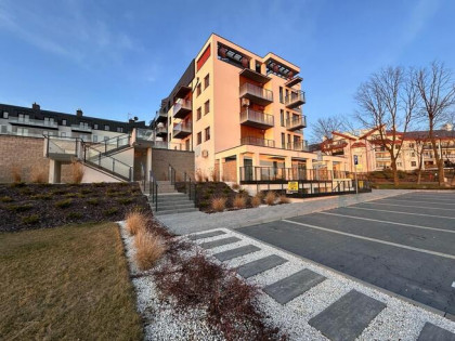 Sprzedam 3-pokojowe mieszkanie z tarasem 52 m²