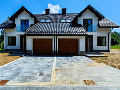 Dom bliźniak – cisza, zieleń, przestrzeń