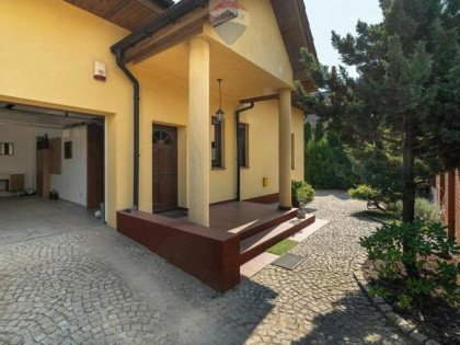 Przytulny dom z tarasem i ogrodem w Kiekrzu