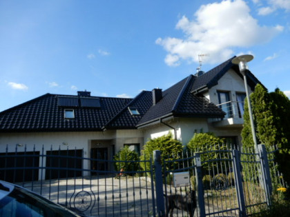 Syndyk sprzeda duży dom wolnostojący – nowa, niższa cena