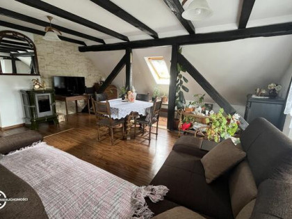 Na sprzedaż 3-pokojowe mieszkanie z pompą ciepła