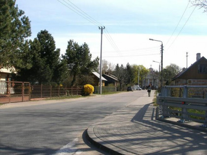 Wiązowna Kościelna. Infrastruktura, komunikacja,zieleń, cisza