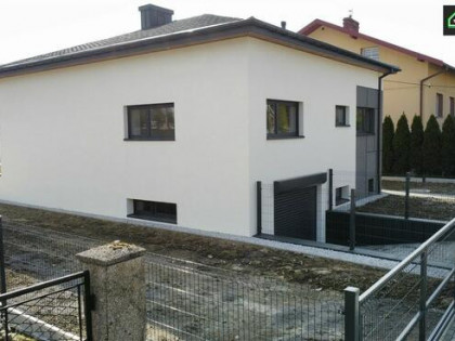 Dom po gruntownym rem. Zebrzydowice, pow. cieszyński.