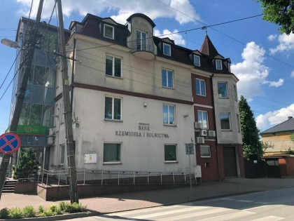 Syndyk sprzeda nieruchomość z budynkiem w Zielonce