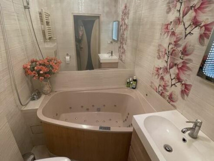 Do sprzedania dwupoziomowe mieszkanie przy Sky Tower