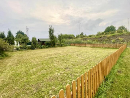 Działka ROD - około 1 i 1/2 przeciętnej wielkości działek.